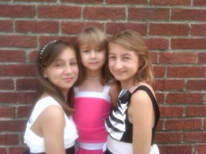 As irmãs Gabriella, Paullina e Victoria Ruiz, cheias de charme!!