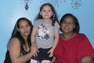 Dina com filha Lorena e neta Gabryella