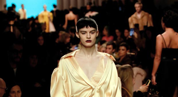 tons pantone 202102 destaque