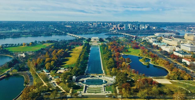 High angle shot of a beautiful landscape with Lincoln Memorial in Washington D.C.